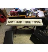 Roland FP-30 WH Stage piano vysoce kvalitní mechanika i zvuk ,MIDI, výuka
