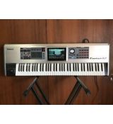 Roland Fantom G-7  syntezátor workstation, sequencer, stovky kval. zvuků