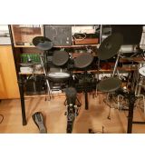 Roland V-Drums TD-4 K el. bicéí set s rampou, šlapkou a sedákem sedlo