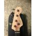 Fender SQUIER P-Bass WHITE RW Precission 4 strunná, černý pickguard, výborně ladí